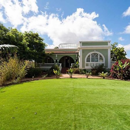 Amplia Villa De Lujo Con Piscina Climatizada ラスパルマス・デ・グランカナリア エクステリア 写真
