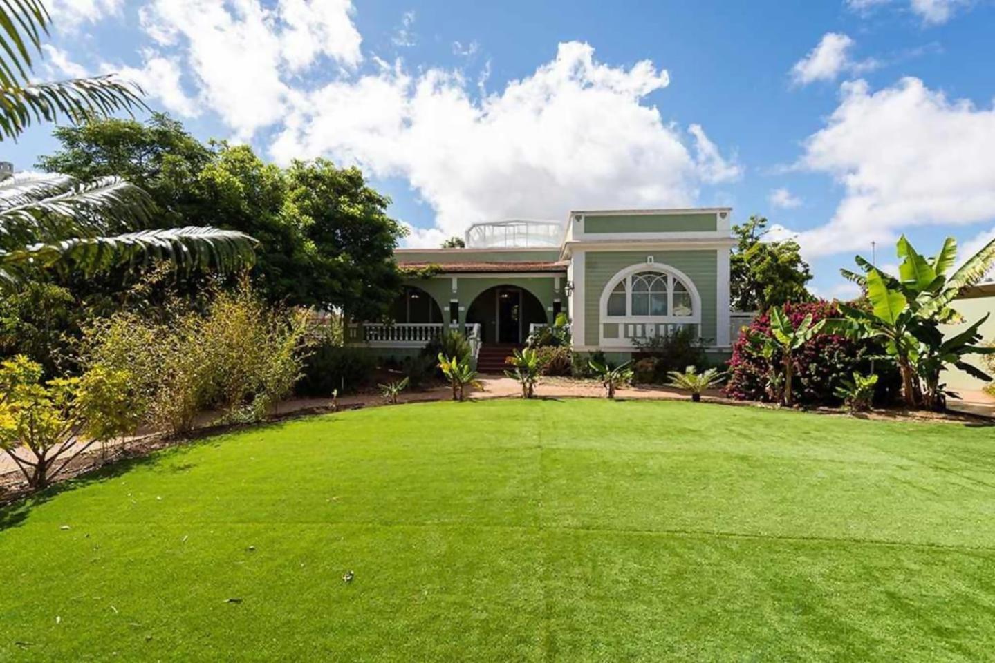 Amplia Villa De Lujo Con Piscina Climatizada ラスパルマス・デ・グランカナリア エクステリア 写真